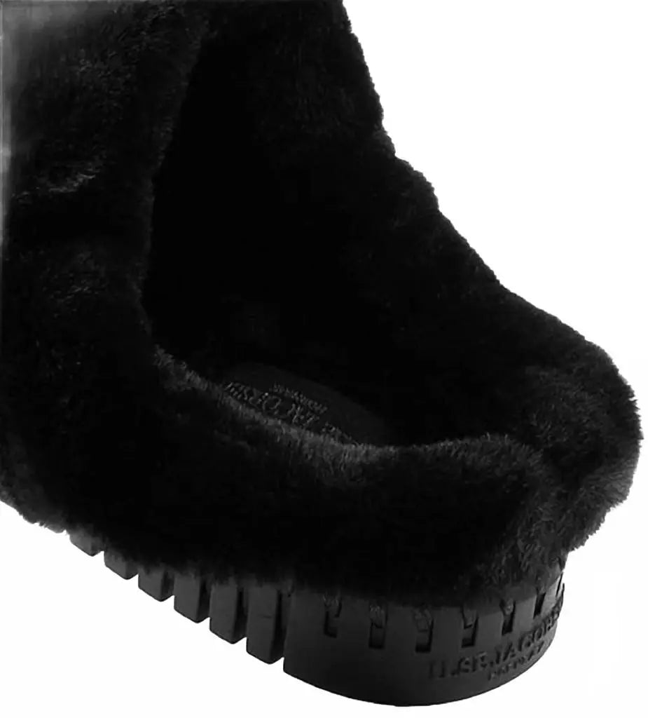 Black Slipper IJ